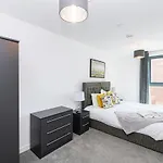 Stylish 2 Bedroom Apartment By Old Trafford