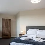 Lovely 2 Bedroom Modern Apartment Manchester