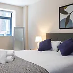 Stylish And Modern 1 Bedroom Apartment Manchester