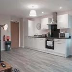 Contemporary 2 Bed Manchester Apartment - Sleeps 4