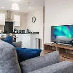 Bright 1 Bed Apartment Manchester - Sleeps 2