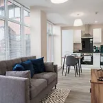 Bright 1 Bed Apartment Manchester - Sleeps 2