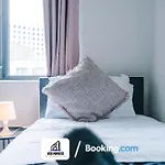 Media City Apt Sleeps8, 25 Percent Off For Monthly Stays, Business & Leisure