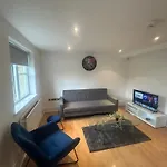Spacious And Cosy Entire Flat