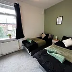 Manchester Urban Retreat - Nhs - Contractors - Relocating