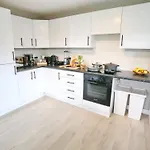 Pass The Keys Stylish Flat With Parking Close To Coop Arena