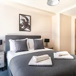 Bright & Stylish 2 Bed Apartment In Manchester