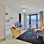 Modern 2 Bed, 2 Bath Apt With Ensuite By Avalora Short Lets & Serviced Accommodation Salford With Balcony, Near Tram Stop Salford Quays