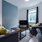 Cosy & Bright 2 Bedroom House