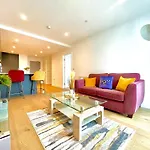 Deansgate Suite - Luxespa - Skyline - Breakfast