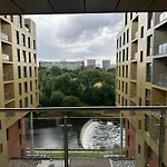 Stunning 2Bd With River View 5Min To City Centre