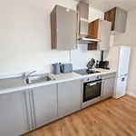 Free Parking City Centre Flat By City Superhost