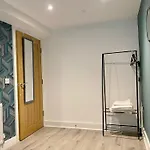 Apartment 6