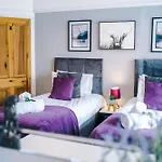 New! 3-Bed Spacious Home In Manchester By 53 Degrees Property, Ideal For Groups, Free Parking!