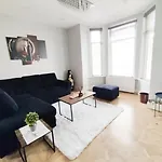 Room In Stockport Road