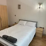 Two Bedroom Apartment In The Heart Of The City