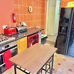 King Tv-Bed En-Suite Mediacity, Mufc, Salford