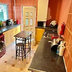 King Tv-Bed En-Suite Mediacity, Mufc, Salford