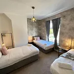 Three Bedroom Home Manchester, Sleeps 8!