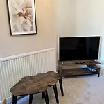 Three Bedroom Home Manchester, Sleeps 8!
