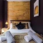 Industrial Design 4 Bed House