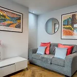 The Old Trafford Luxury Suite One - Free Parking