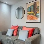 The Old Trafford Luxury Suite One - Free Parking