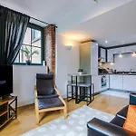 Stylish Central Apartment, Sleeps 4, Smart Tv, Next To Deansgate