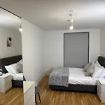 Luxury 2-Bed High-Rise In Manchester With Parking