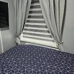 Manchester - House - Sleeps 6 - Parking - Garden