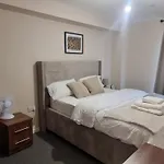 Entire 2 Bedroom And 2 Bathroom Apartment In Manchester City -Free Underground Parking