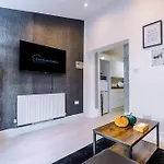 Sleeps 9, Games Room, Perfect For Groups, Driveway, Smart Tv, Available For Long Stays