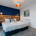 Modern 2 Bed Apartment 5Min To Old Trafford