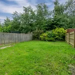 Superb Two Bedroom House Near Etihad & Coop Live - Free Parking