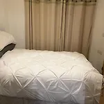 1 Bed Studio, Sleeps 2, Close To City Centre