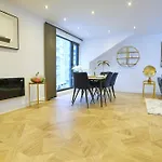 Pass The Keys Luxury New Build Apartment 5 Mins From City Centre