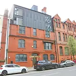 Pass The Keys Luxury New Build Apartment 5 Mins From City Centre