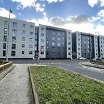 Deluxe New Build 2 Bedroom 2 Bathroom Apartment - Free Secure Parking