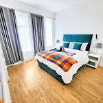 Spacious 2-Bed Near Etihad-Games Room-Free Parking