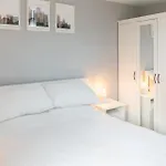 Host & Stay - Burton Road