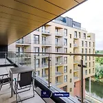 2 Extra Large Bedroom Apartment By Host A Home Short Lets & Serviced Accommodation Manchester With Free Wifi