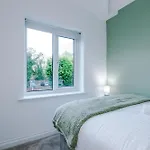 New! 4-Bed Home In Manchester By 53 Degrees Property, Ideal For Business & Long Term Contractor Stays, Sleeps 10!