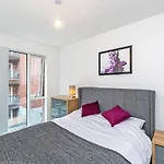 Smart 2 Bed Apartment In Central Manchester