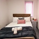 Large Victorian House 15 Minutes From City Centre