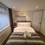 Grand House Near Etihad Coop Live
