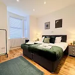 1 Bedroom Apartment By Brookland Stays Serviced Accommodation Short Lets Manchester With Free Wifi