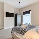 Manchester Cosy & Modern Home Central Manchester Near Coop Live, City Centre & Etihad - Perfect For Leisure & Contractor Guests - Free Parking!