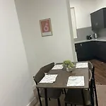 Failsworth Luxury Apartment 2