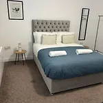 Failsworth Luxury Apartment 2