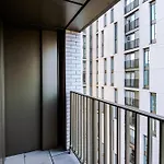 Sleek Apartment In Manchester By 53 Degrees Property, Ideal For Couples, Amazing Location!